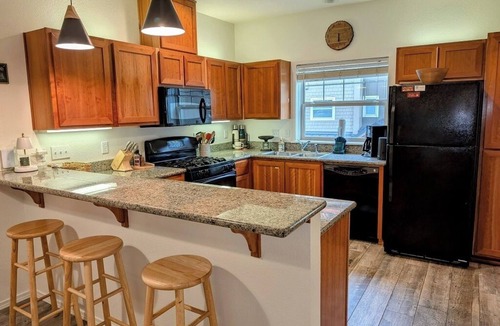 Government Camp Ski Chalet | Chalet 114 at the Official Collins Lake Resort