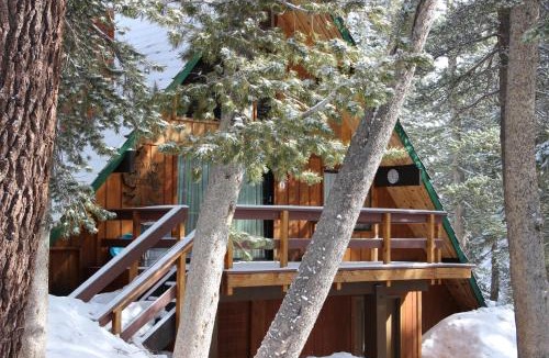 Mammoth Lakes Ski Chalet | Chalet 23 by Mammoth Mountain Chalets