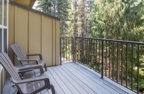Government Camp Ski Chalet | Chalet 77 at the Official Collins Lake Resort