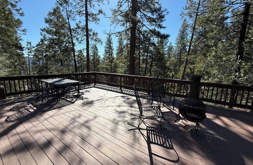 Cold Springs Cabin | Chalet Shelly cabin right near Dodge Ridge/Pinecrest in peaceful Cold Springs