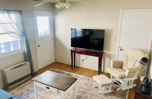 John Day Apartment | Charming 1-bedroom apartment in lovely John Day with WiFi, AC