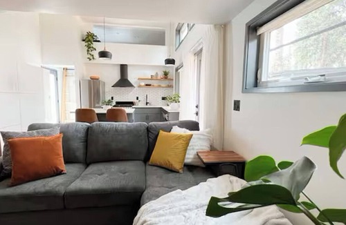 Old Farm District House | Charming 1-bedroom house in amazing Bend with AC
