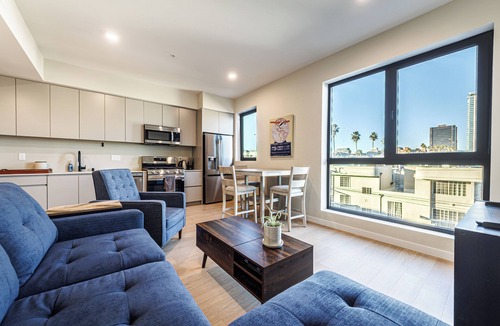 Koreatown Apartment | Charming 1-bedroom apartment with views and parking