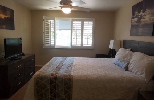 Solana Beach Resort | Charming 1-bedroom resort with AC, fitness room in serene Solana Beach
