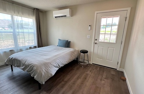 Grant County Apartment | Charming 2-bedroom apartment with WiFi, AC in amazing Dayville