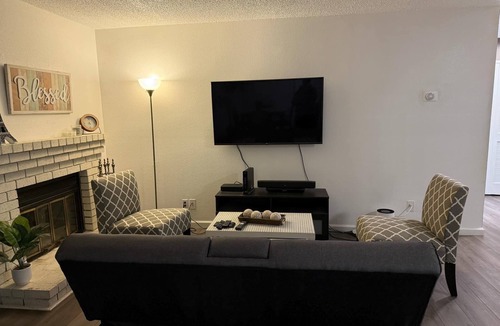 Hercules Condo | Charming 2-bedroom condo with AC and WiFi in wonderful Hercules