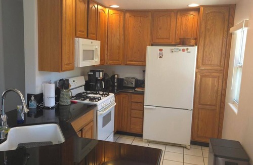 Lincoln Acres House | Charming 2-bedroom house in Bonita. Freeway and Bay Close.