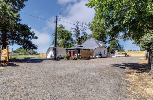 Walla Walla House | Charming 2-bedroom house in beautiful Walla Walla with WiFi, AC