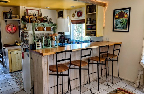 Sylvia Park House | Charming 2 BR/2BTH Topanga Canyon cottage