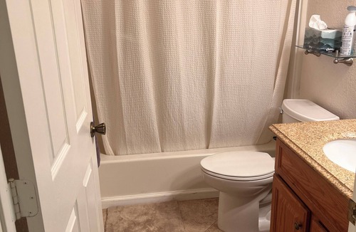 Las Vegas House | Charming 3-bedroom farmhouse with AC and WiFi in brilliant Las Vegas