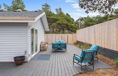 Florence House | Charming 3-bedroom house in quaint Heceta Beach Florence