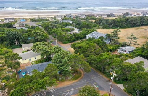 Florence House | Charming 3-bedroom house in quaint Heceta Beach Florence