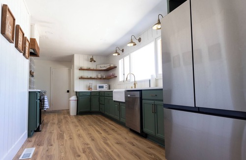 Morningside House | Charming 3-bedroom house with WiFi and AC in delightful SE Salem