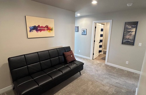 Flagstaff House | Charming 3-bedroom townhome with AC and WiFi in Flagstaff