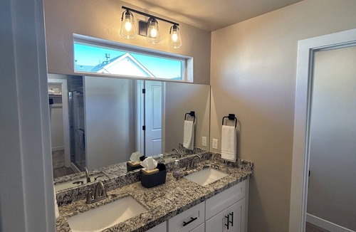 Flagstaff House | Charming 3-bedroom townhome with AC and WiFi in Flagstaff
