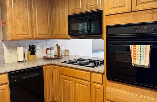 Newman Lake House | Charming 4-bedroom house with AC right on Newman Lake