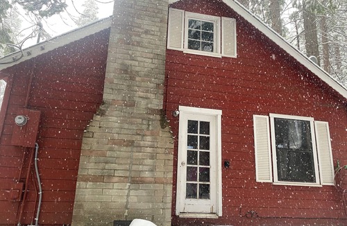 Long Barn Cabin | Charming cabin with WiFi in Long Barn - Perfect for a getaway,