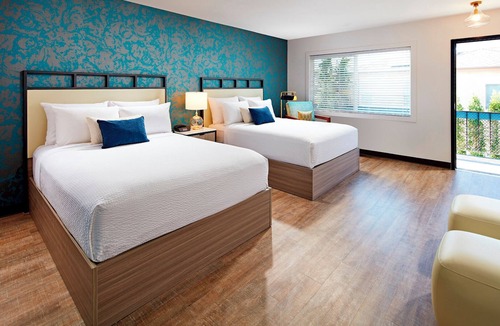 Beach Barber Tract Hotel | Charming Coastal Suite in Prime La Jolla Location | Free Parking