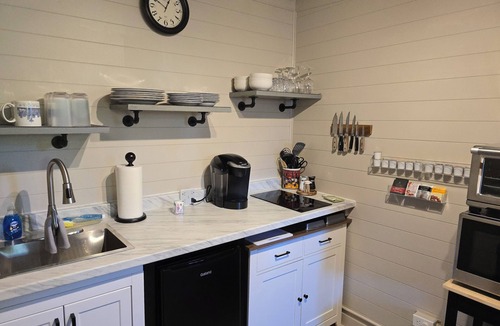 Kingston Cottage | Charming cottage in Kingston perfect for a relaxing getaway.