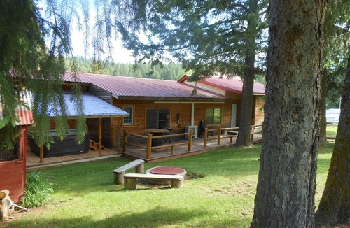 Newport House | Charming country accommodations at Brookside Acres/horse and rider accommodation