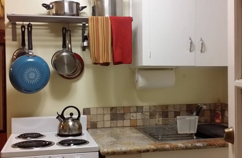 Historic Milwaukie Apartment | Charming Cozy Apartment Like Space in House - Corona safe environment