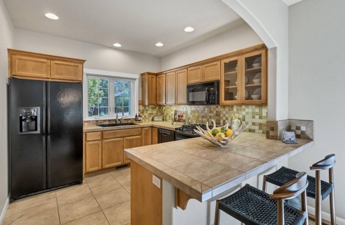 Southern Crossing House | Charming Craftsman short walk Old Mill river path