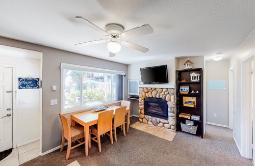 Downtown Cannon Beach House | Charming, dog-friendly cabana with easy beach access