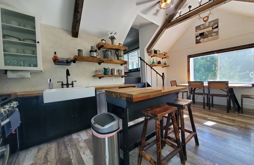 Peoa House | Charming Farmhouse at the base of the Uinta-Wasatch-Cache National Forest.