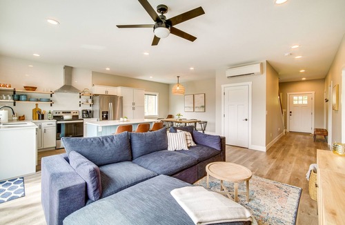 Florence House | Charming Florence Home w/Fire Pit & River Views!