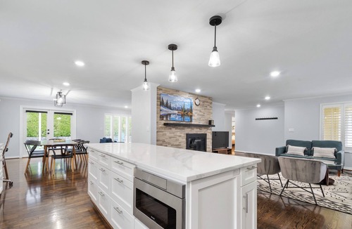Crossroads House | Charming Home in Bellevue – Near Downtown!