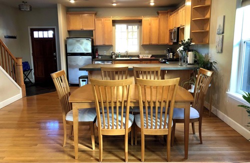 Orenco House | Charming home in heart of Orenco, perfect for groups!