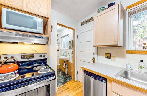 Wallowa County Cabin | Charming Home Near the Lake w/Free WiFi
