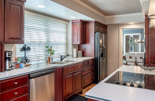 Eugene House | Charming home with pet-friendly garden space and new hot tub!