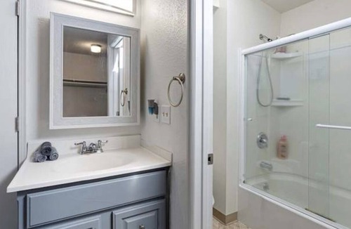 Gig Harbor House | Charming house near downtown Gig Harbor waterfront