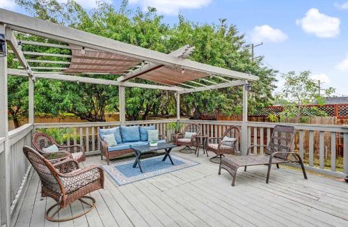 La Mesa House | Charming La Mesa Cottage - Patio - Quiet Neighborhood - Family
