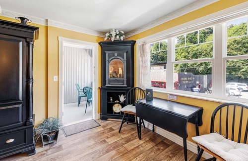 Historic Bayfront Apartment | Charming Lodge Studio with Gas Fireplace Near the Beach!