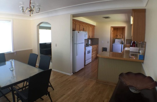 Kennewick House | Charming Mid-Century Home - Centrally Located in Kennewick, WA