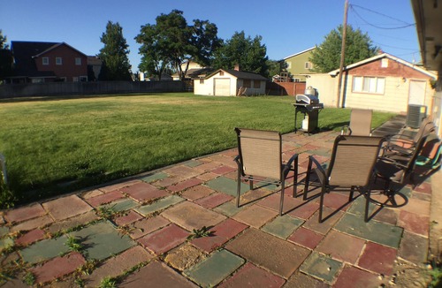 Kennewick House | Charming Mid-Century Home - Centrally Located in Kennewick, WA