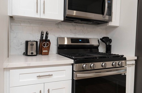 Encino House | Charming Newly Remodeled Home
