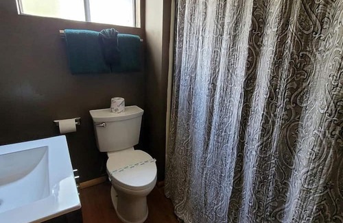 Big Bear Lake Cottage | Charming, Pet Friendly Cottage with Private Sun Deck and Shared Outdoor Pool near Magic Mountain, Big Bear