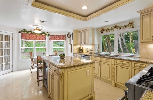 Valle Lindo House | Charming Retreat on Pomona: Your Ideal Getaway Awaits in Cozy Comfort #41679