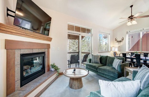 Willow Grove House | Charming Riverfront Condo with Loft on Blue River