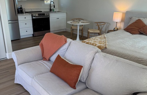 Carlsbad Apartment | Charming studio in awesome Carlsbad with WiFi, AC