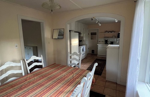 Waldport House | Charming two bedroom cottage placed among the trees just outside Waldport