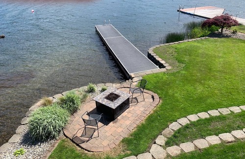 Olympia House | Charming Waterfront Home On Summit Lake