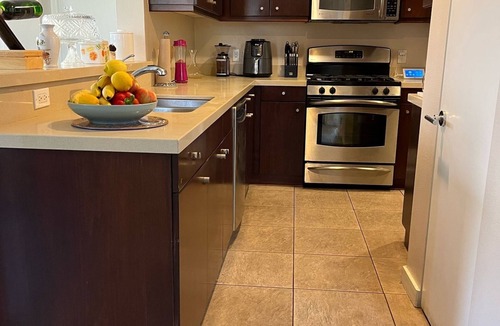 Deepwell Estates Condo | Cheerful condo, graceful complex, useful location: 2BR, patio, mountain views