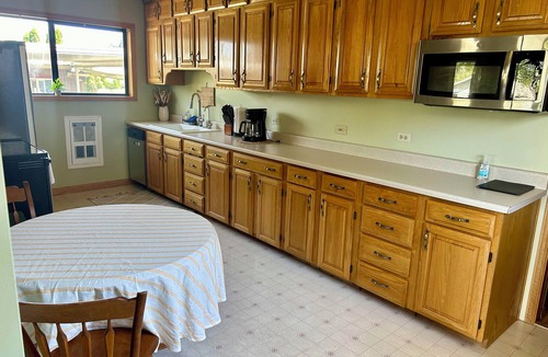 North End House | Cheerful Proctor Home in the Heart of the 253