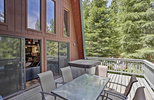 Lake Almanor West Cabin | Chester Cabin w/Deck - Walk to Lake + Golfing!