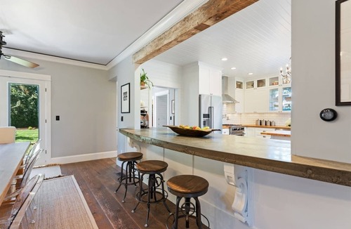 Wilsonville House | Chic Farmhouse & Glamp Spot