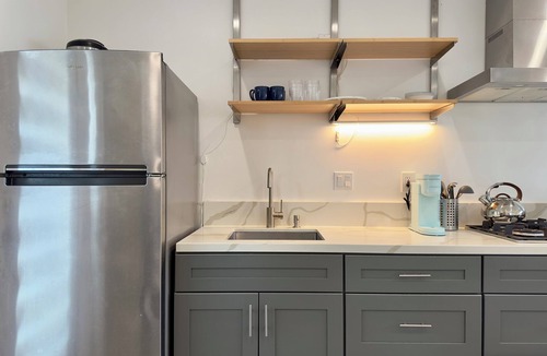 North Hollywood Apartment | Chic studio with AC and WiFi in fabulous Los Angeles